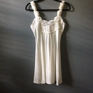 Body central white dress